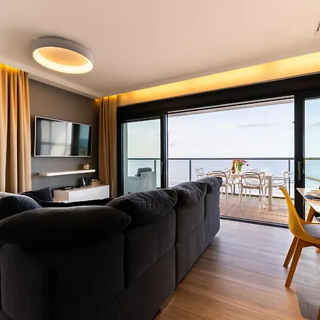 Dream View Gardenia Front *